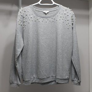 Grey sweat shirt with pearl accents